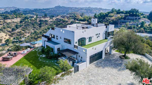 13211 MULHOLLAND DR