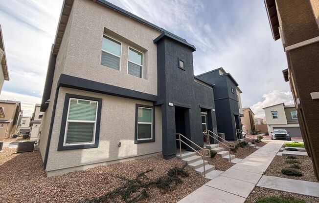 Gorgeous 3Bed/2.5Bath/2Car Townhome located in Southwest Las Vegas- Make the Move for Less: $300 Off Move-In Fees!!