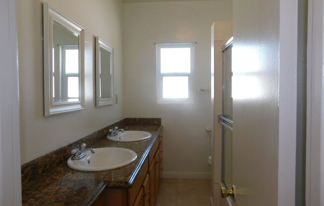 2 beds, 1 bath, $2,100, Unit 8051