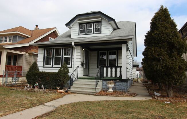 3 Bedroom 1.5 Bath West Allis House for Rent