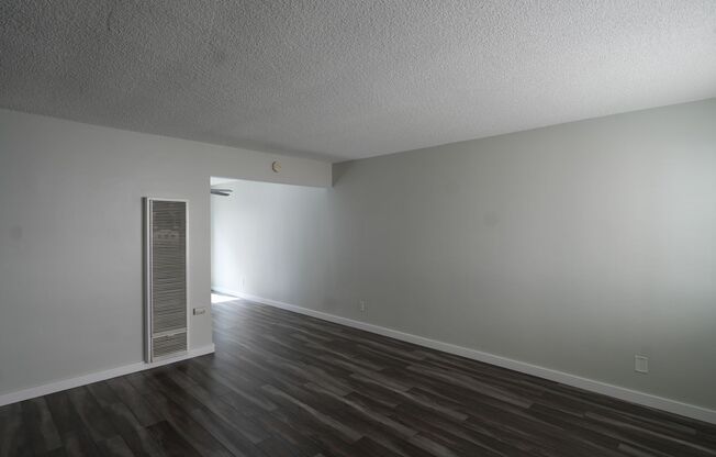 887 BOSWELL PLACE