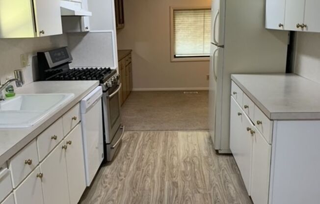 2 beds, 2 baths, $1,700