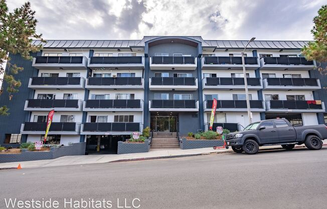 1635 N Martel- fully renovated unit in West Hollywood