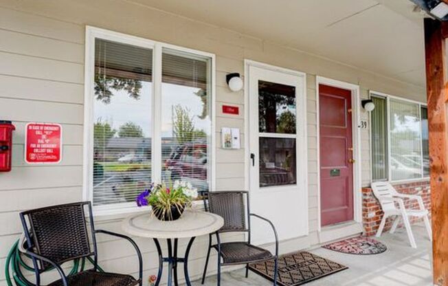 2 beds, 1 bath, 845 sqft, $1,575, Unit 49