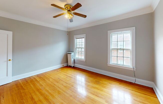 3 beds, 1 bath, 1,260 sqft, $1,275