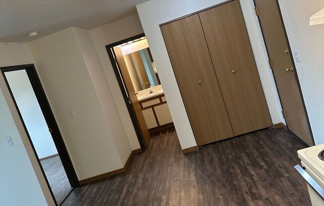 2 beds, 1 bath, 900 sqft, $825, Unit 311