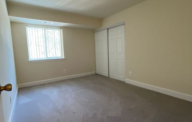 2 beds, 2 baths, 1,000 sqft, $1,975, Unit 14227 #301