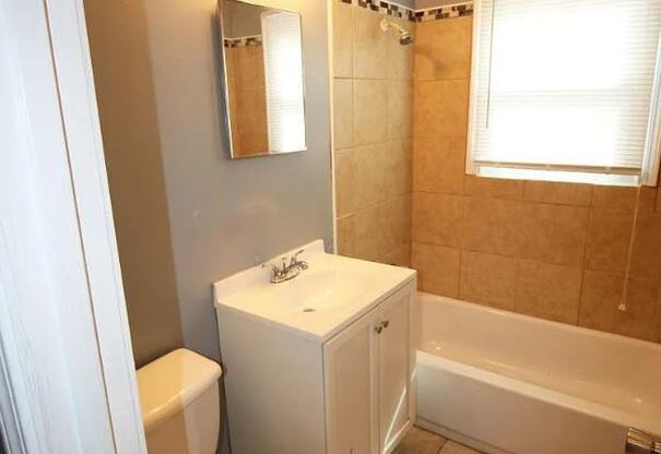 3 beds, 1 bath, $1,050