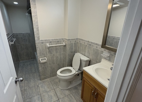 3 beds, 2 baths, 1,110 sqft, $5,100, Unit 30