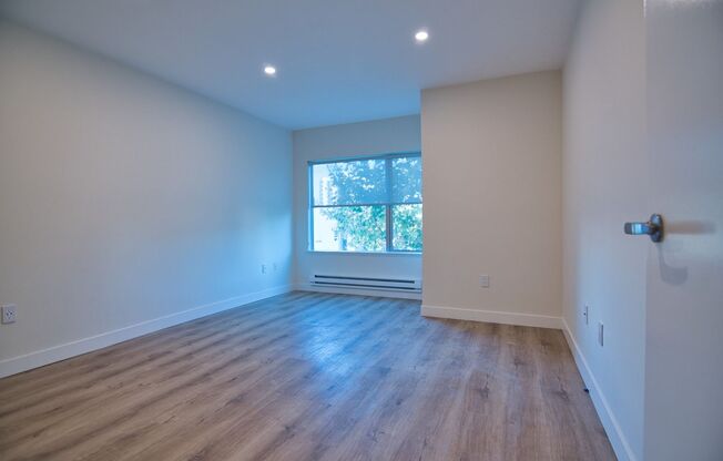 1 bed, 1 bath, 745 sqft, $2,310, Unit 405
