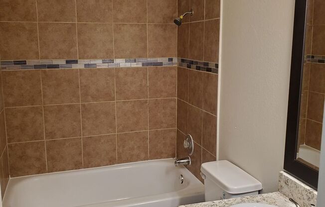 2 beds, 1.5 baths, 900 sqft, $1,620, Unit B 152