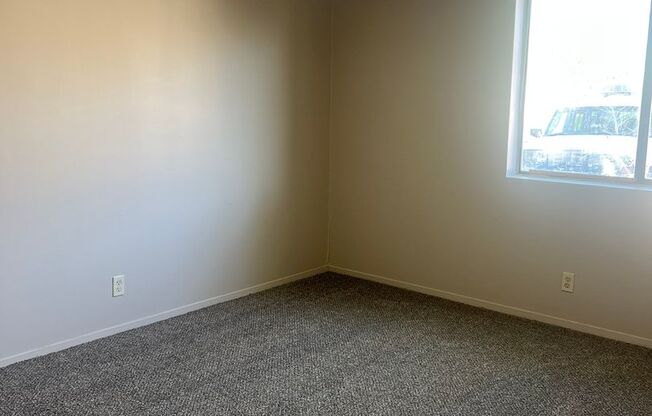 2 beds, 1 bath, 850 sqft, $1,120, Unit #5