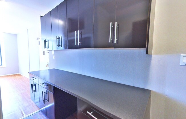 171 E 102 ST