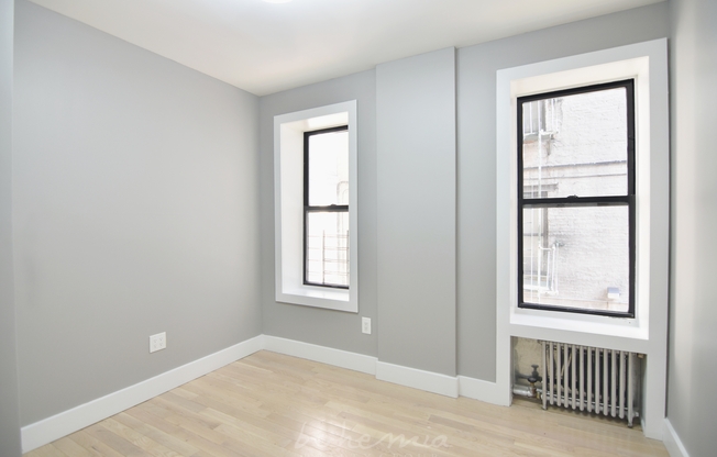 304 W 151st St