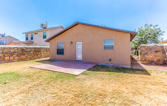 3 beds, 2 baths, $1,350