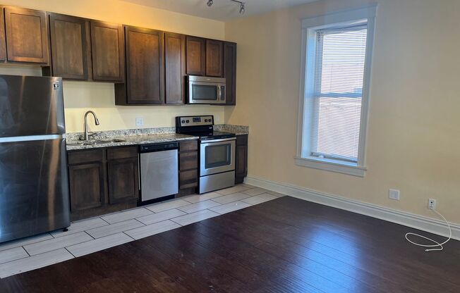 2 beds, 1 bath, 741 sqft, $1,550, Unit 4230 C