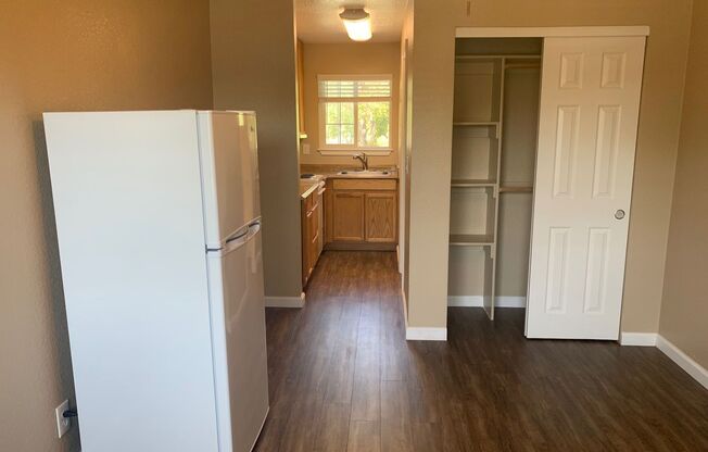 Studio, 1 bath, 270 sqft, $925, Unit D210