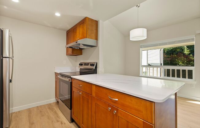 1 bed, 1 bath, 570 sqft, $2,350, Unit 42