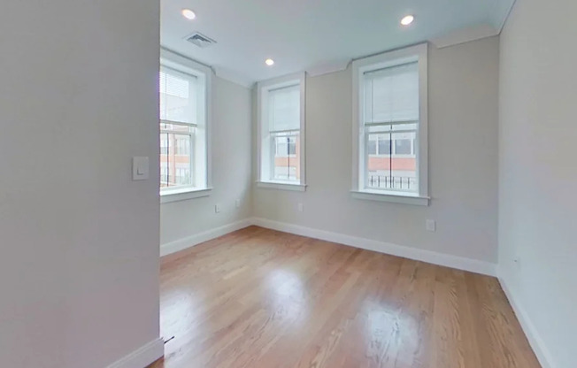 4 beds, 2 baths, $5,150, Unit 6