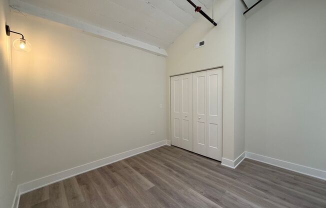 2 beds, 2 baths, 1,000 sqft, $3,985, Unit 211