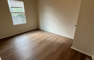 2 beds, 1 bath, 700 sqft, $750, Unit G