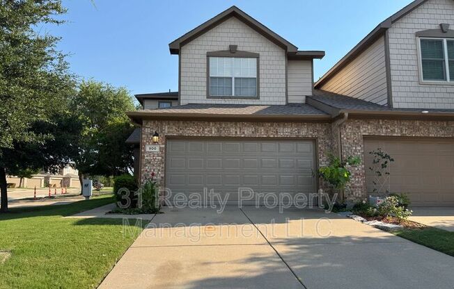 900 ENGLEWOOD LN