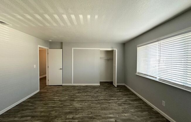 3 beds, 1 bath, 1,000 sqft, $1,695, Unit CAM-06