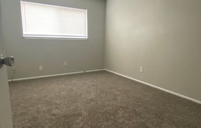 2 beds, 1 bath, 855 sqft, $815, Unit 2808-111