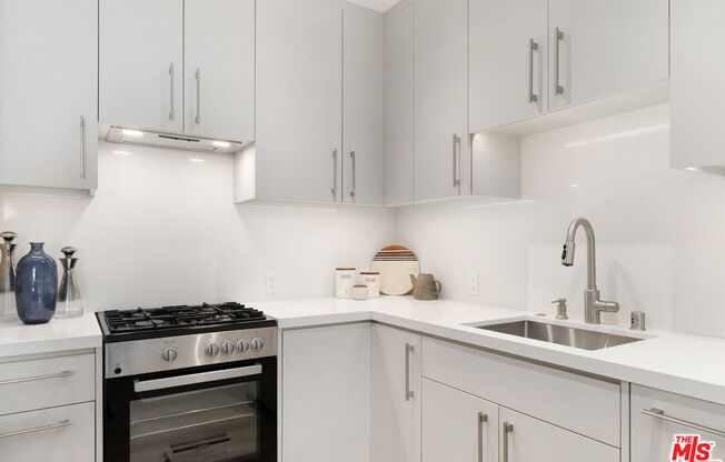 1 bed, 1 bath, 720 sqft, $4,195, Unit 310