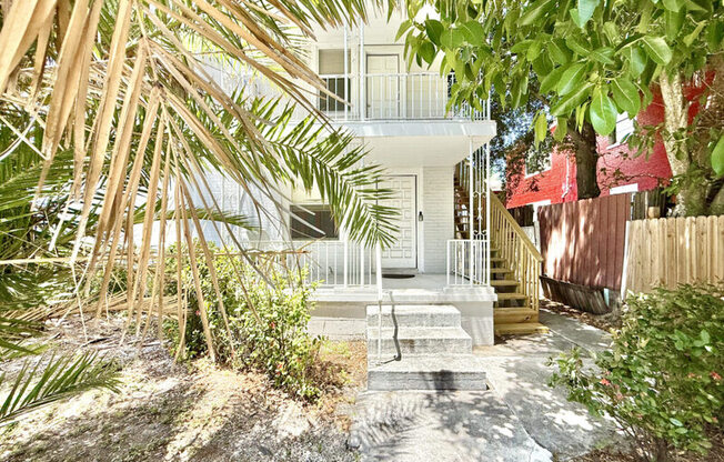 711 18 AVE S
