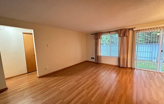 2 Bedroom Condo in Lake Stevens!