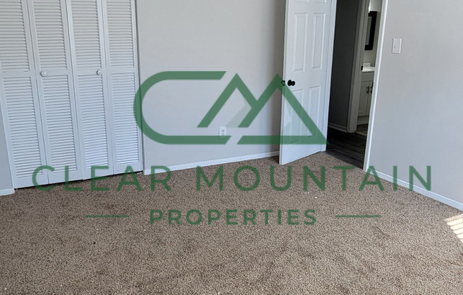 2 beds, 1 bath, 980 sqft, $1,250, Unit 70