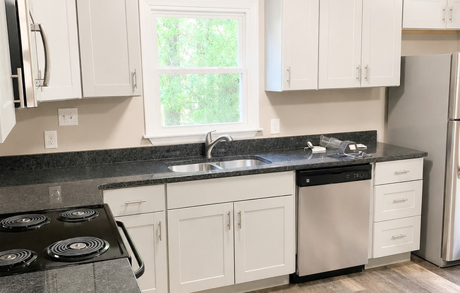 2 Bed 1 Bath Renovated Duplex