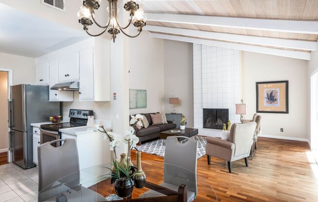 Fantastic Townhome in Mountain View