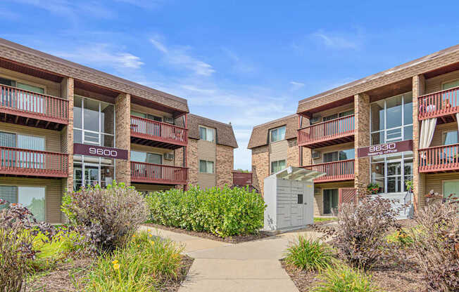 Apartment complex with the name "S600" on the balconies.