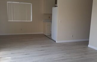 2 beds, 1 bath, 700 sqft, $1,995, Unit 12081 W