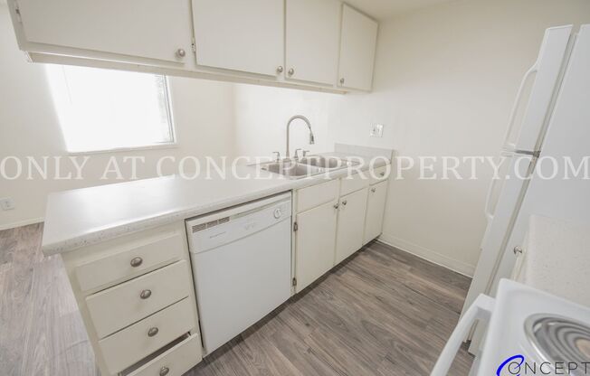 2 beds, 1 bath, 880 sqft, $1,249, Unit 17