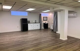 1 bed, 1 bath, $825, Unit D