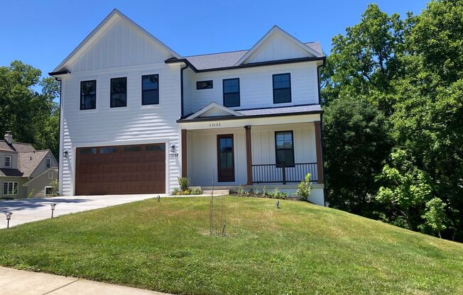 Spacious New Build in Quiet Glenmont / Silver Spring - Available Now