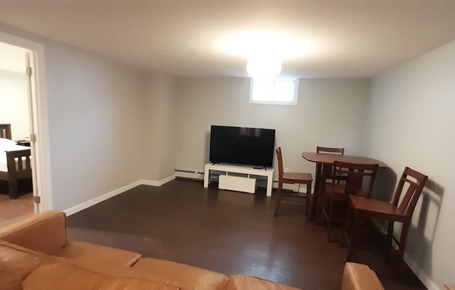 2 beds, 1 bath, 1,000 sqft, $2,600, Unit 1