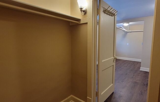 Studio, 1 bath, 650 sqft, $895, Unit DNS Unit 102 A650 Studio