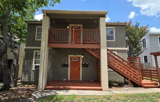 Mahncke Park! 1-Bedroom in 4-Plex near Ft Sam Houston, Incarnate Word, Trinity, The Pearl & MORE!