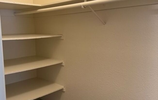 2 beds, 1 bath, 1,015 sqft, $1,840, Unit 088