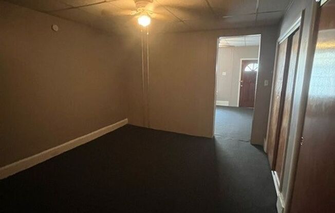 1 bed, 1 bath, $775, Unit 254 Cedar St APT 1