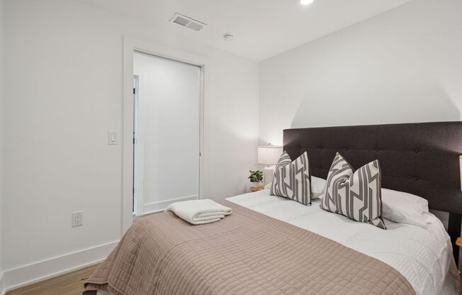 2 beds, 2 baths, 950 sqft, $1,875, Unit 311