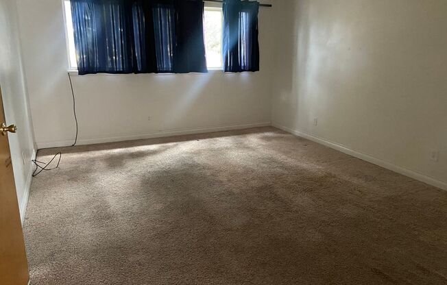 2 beds, 1 bath, 800 sqft, $1,200, Unit 704 - #5