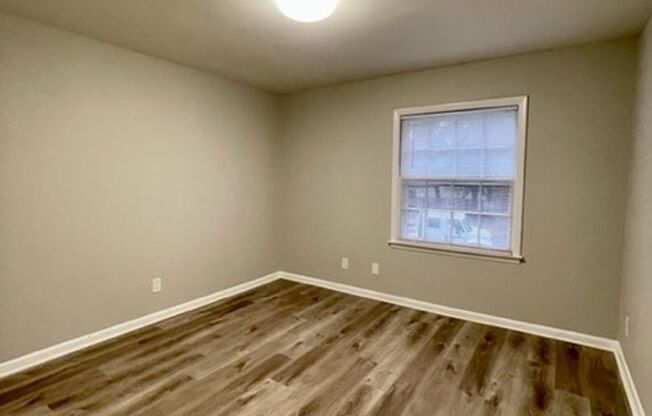 3 beds, 2 baths, $1,445, Unit Apt E