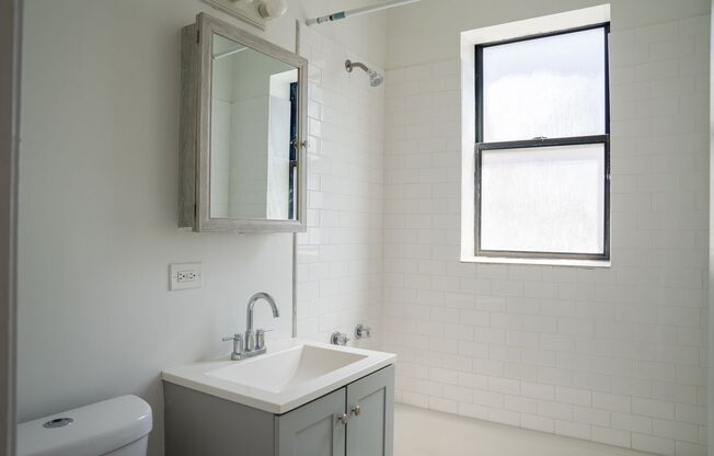 1 bed, 1 bath, 400 sqft, $1,475, Unit 4633-3C