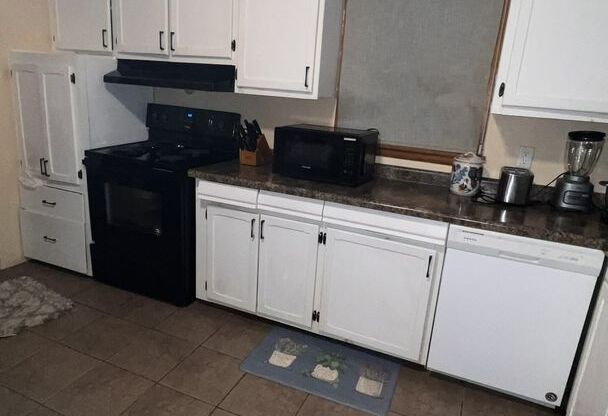 3827-3827A E Edgerton Ave