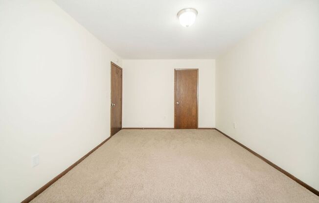 2 beds, 1 bath, 1,155 sqft, $1,530, Unit 051